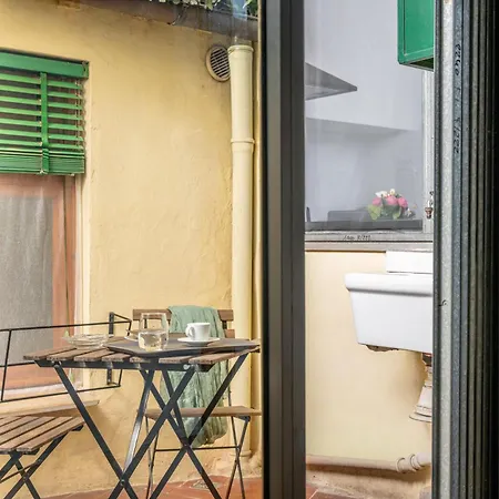 Garbo Market Flat